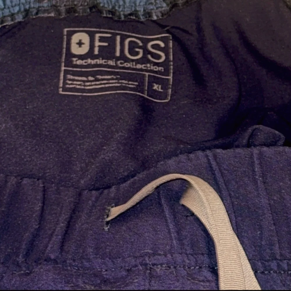 Men’s figs Leon technical cargo pants mens XL color 1280 Navy Blue pristine